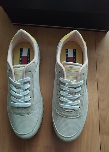 40 Beden Tommy Hilfiger ayakkabı