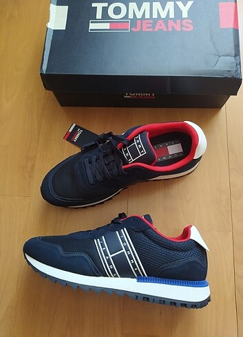 Tommy Hilfiger ayakkabı 