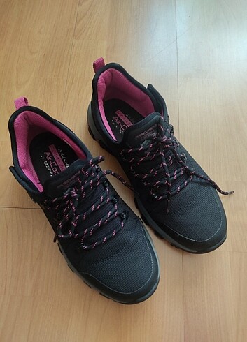 40 Beden Skechers ayakkabı 