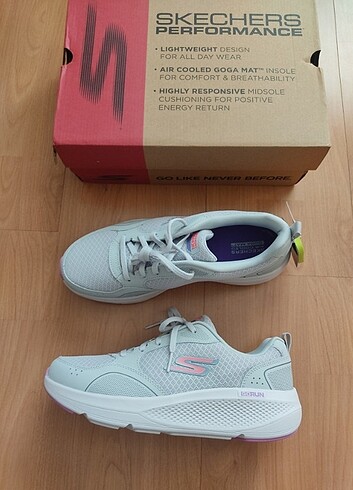 38,5 Beden gri Renk Skechers ayakkabı