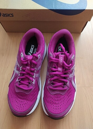 37 Beden Asics ayakkabı