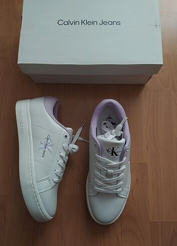 38 Beden beyaz Renk Calvin Klein ayakkabı