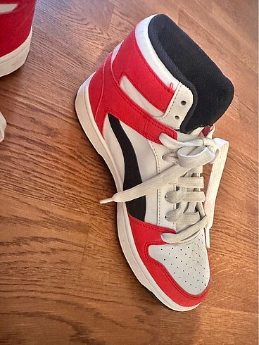 39 Beden Puma Rebound Layup Sneaker
