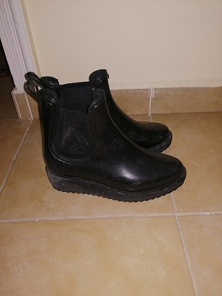 Yağmur botu