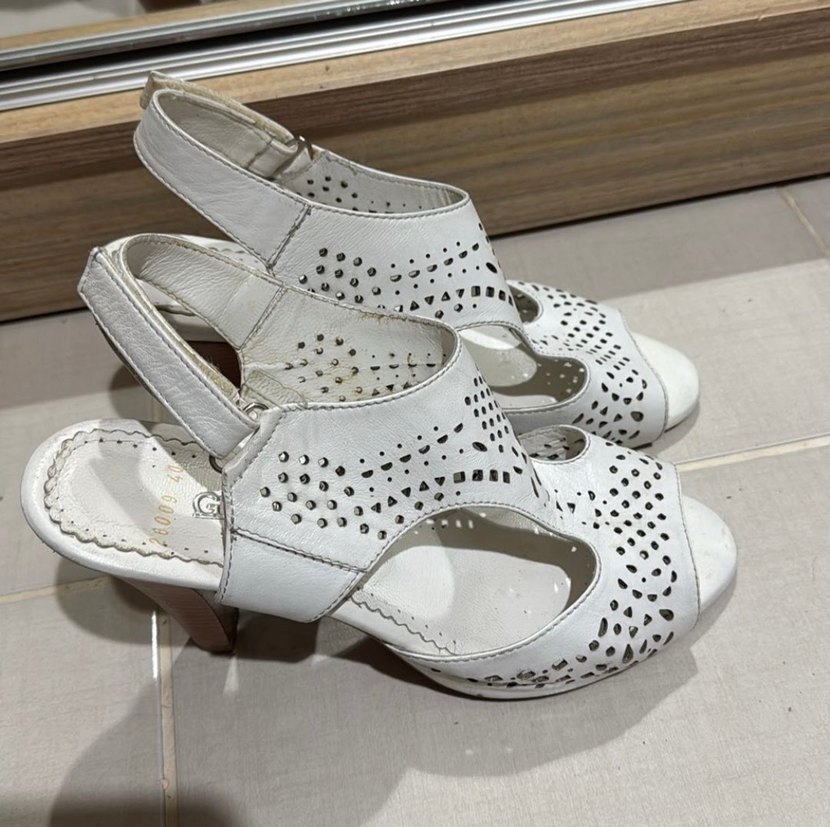 Gön Marka, Hakiki Deri Beyaz Kadın Topuklu Sandalet - Görsel 2