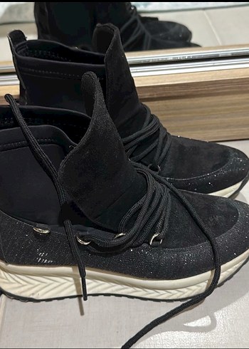 Tanca Marka, Çok Az Kullanılmış, Süet Bağcıklı Spor Bot - Görsel 2