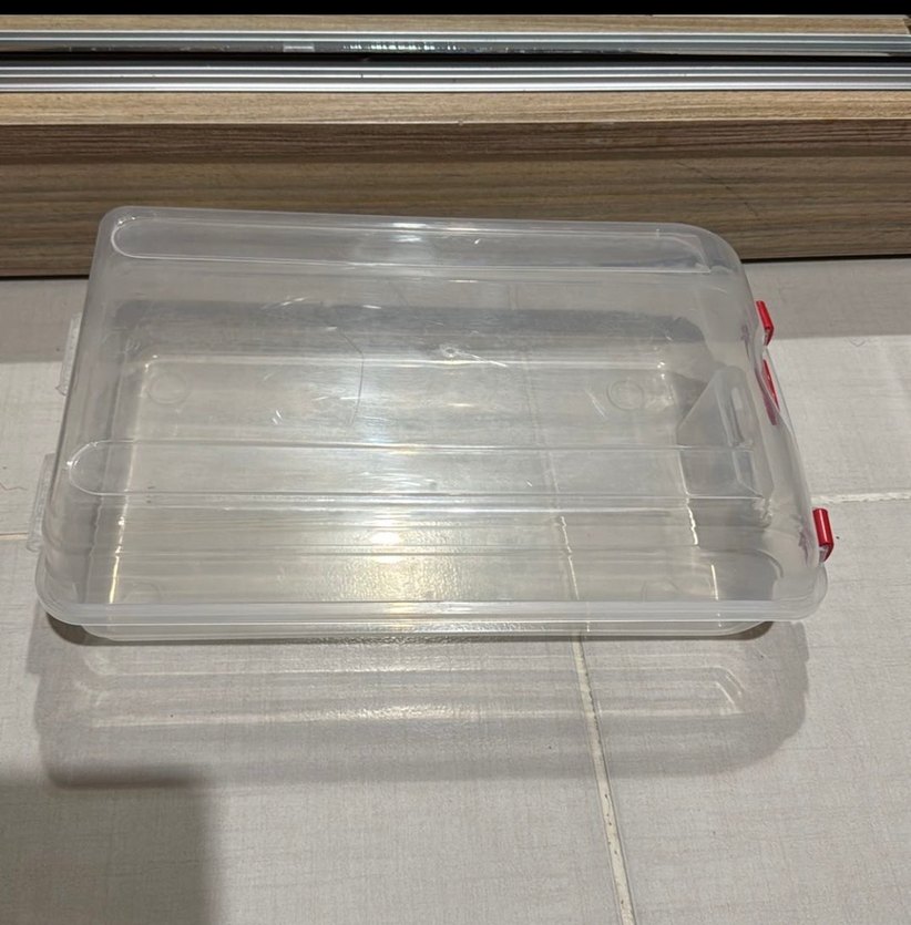 Kırmızı Kilitli Şeffaf Ayakkabı Kutusu - Görsel 2