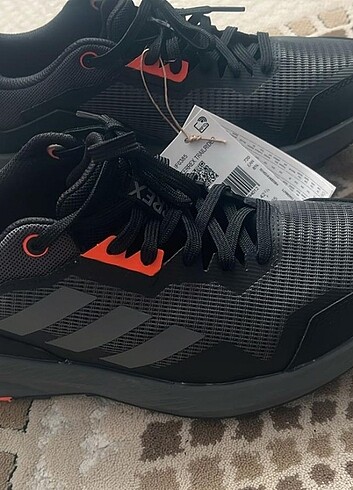 Adidas Spor Ayakkabı