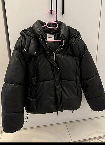 Mont Bershka 