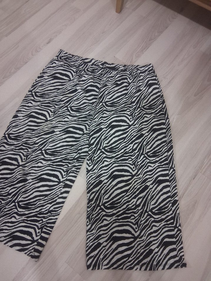 Kadın Siyah Keten Pilili Midi Kumaş Pantolon 2 adet - Görsel 3