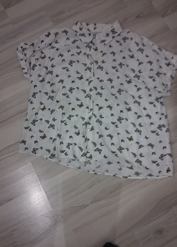 Kelebek Desenli Beyaz Kısa Kollu Gömlek - Görsel 2