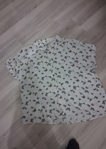 Kelebek Desenli Beyaz Kısa Kollu Gömlek - Görsel 3