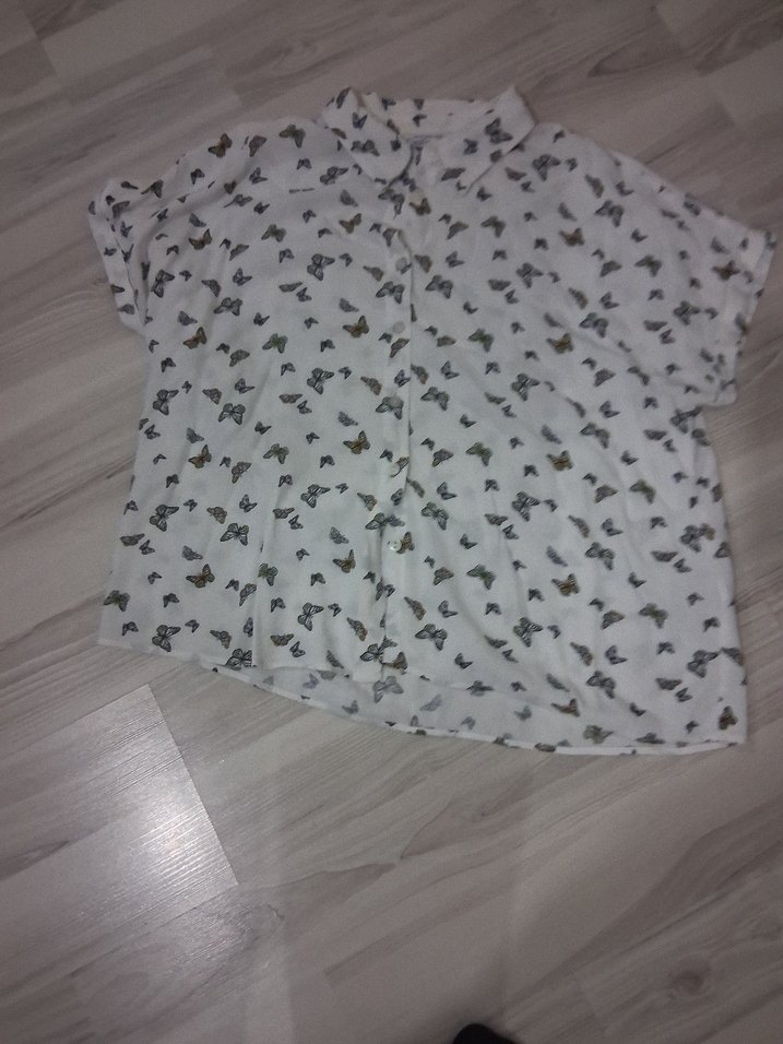 Kelebek Desenli Beyaz Kısa Kollu Gömlek - Görsel 2