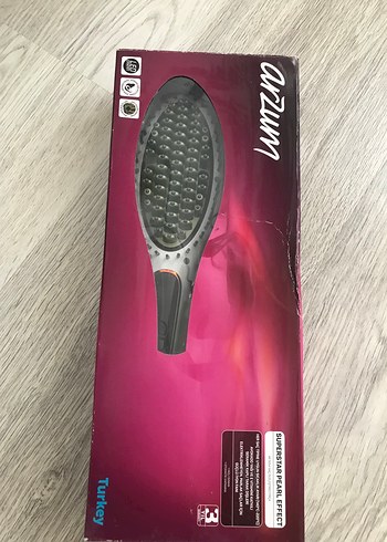 Arzum Beyaz Parlak Saç Düzleştirici Fırça