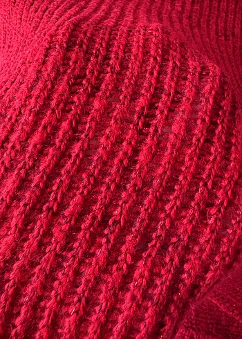 Kırmızı Boğazlı Triko Kazak - Görsel 3