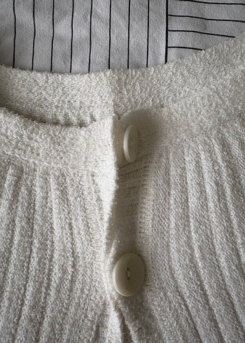 Beyaz Triko Kolsuz Kadın Süveter - Görsel 2