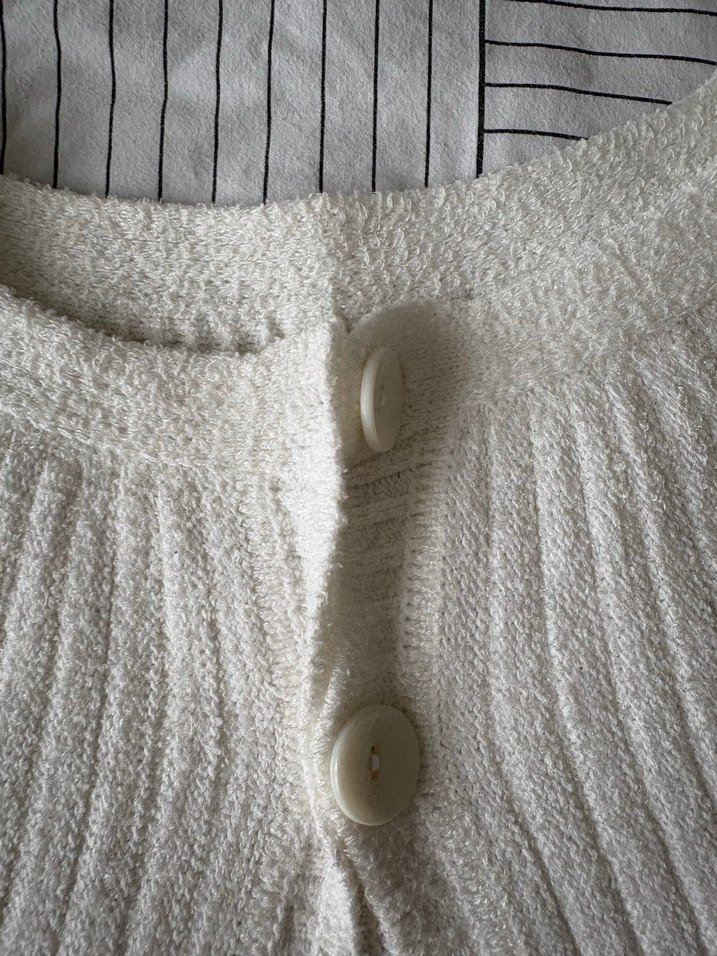 Beyaz Triko Kolsuz Kadın Süveter - Görsel 2