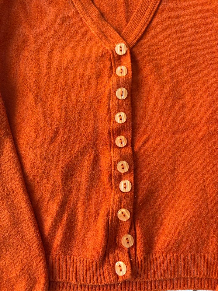 Düğmeli turuncu V Yaka Kadın Hırka - Görsel 2