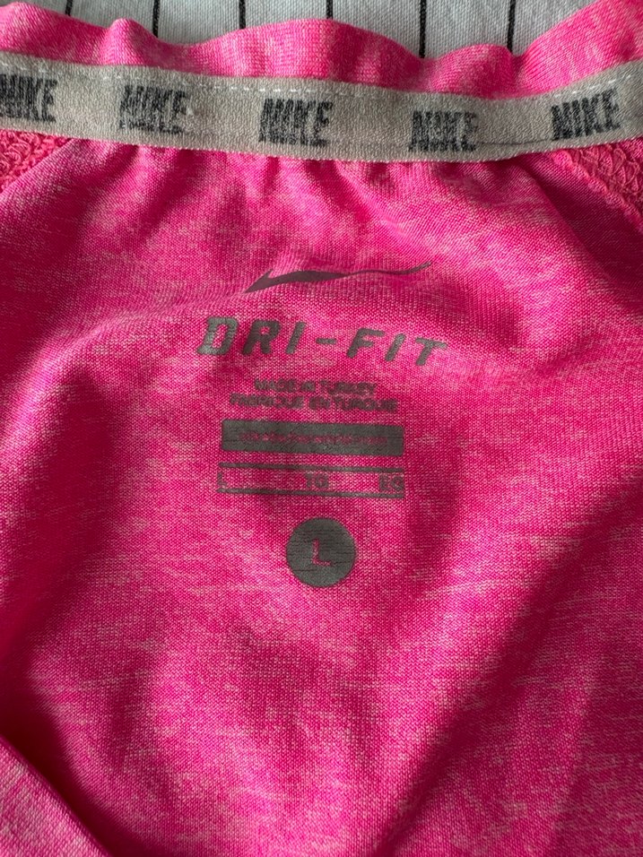 Pembe V-Yaka Kısa Kollu Spor Tişört - Görsel 2