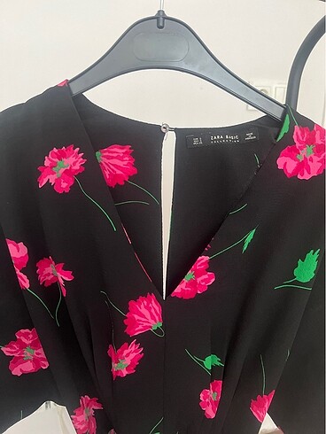 Zara çiçekli tulum
