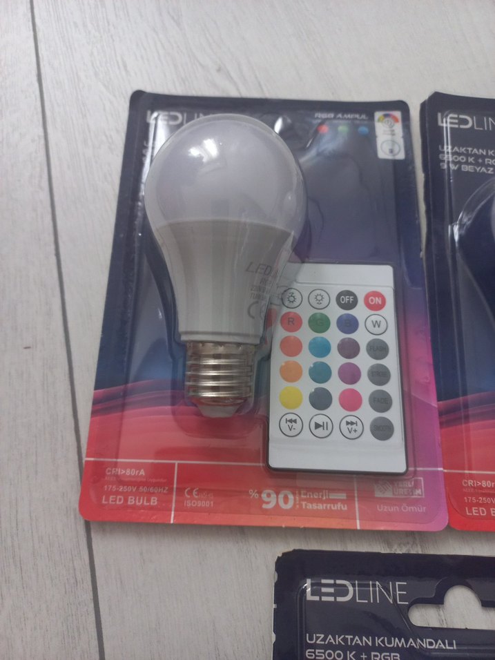 Renkli Uzaktan Kumandalı LED Ampul 3'lü Set - Görsel 2