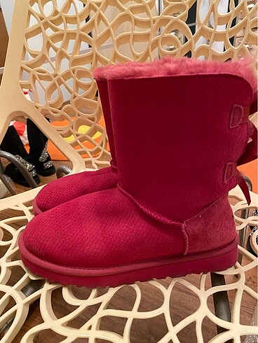  Beden Ugg bot