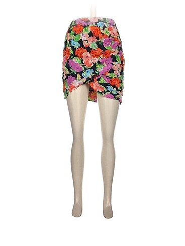 Bershka Mini Etek %70 İndirimli.