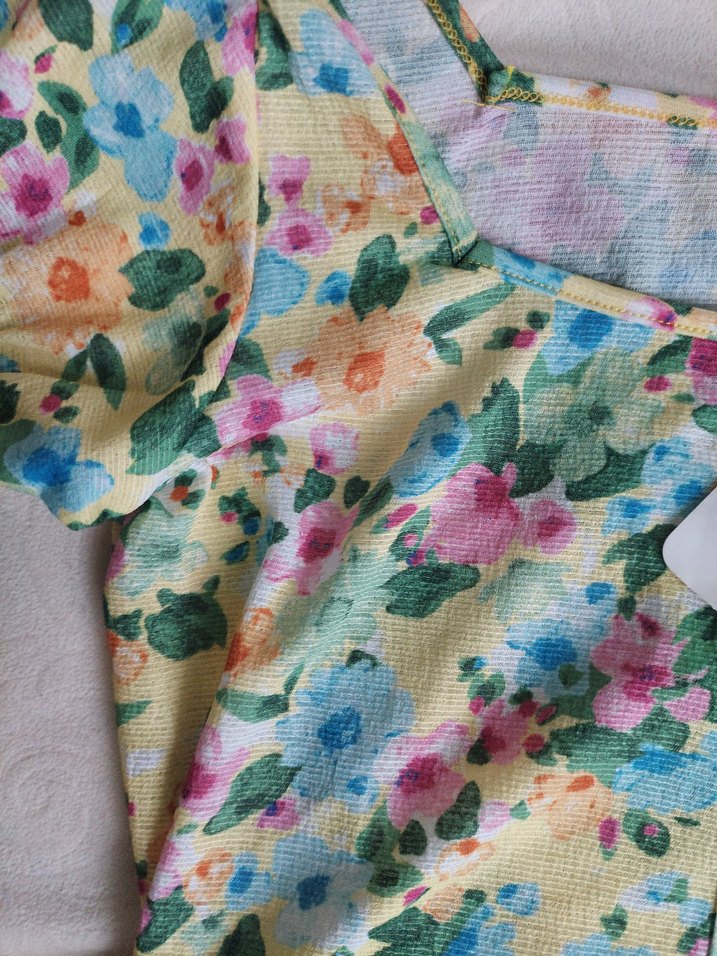 Çiçek Desenli Kısa Kollu Bluz - Görsel 2