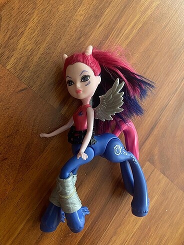  Monster high bebek