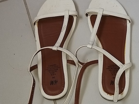 H&M markalı sandalet