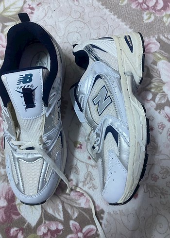 Beyaz New Balance Spor Ayakkabı - Görsel 2