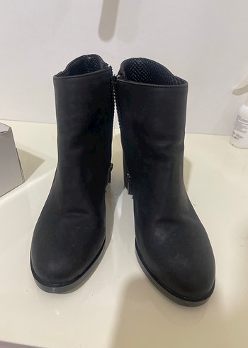 Siyah Süet Topuklu Kadın Bot - Görsel 2