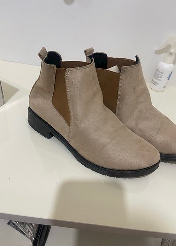 Bej Süet Dolgu Topuklu Kadın Bot - Görsel 2