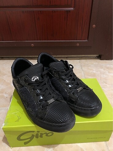 Siyah Sneaker
