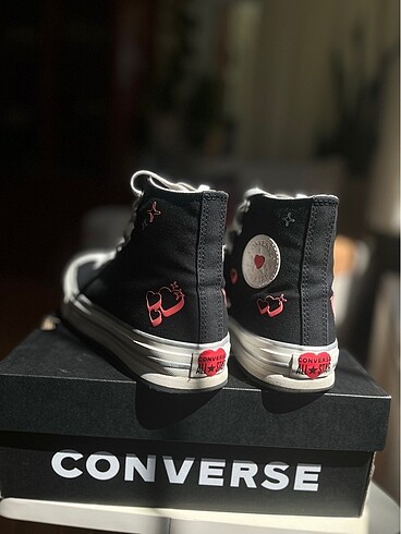 37 Beden siyah Renk Converse Chuck Taylor Lift Sevgililer Günü Koleksiyonu