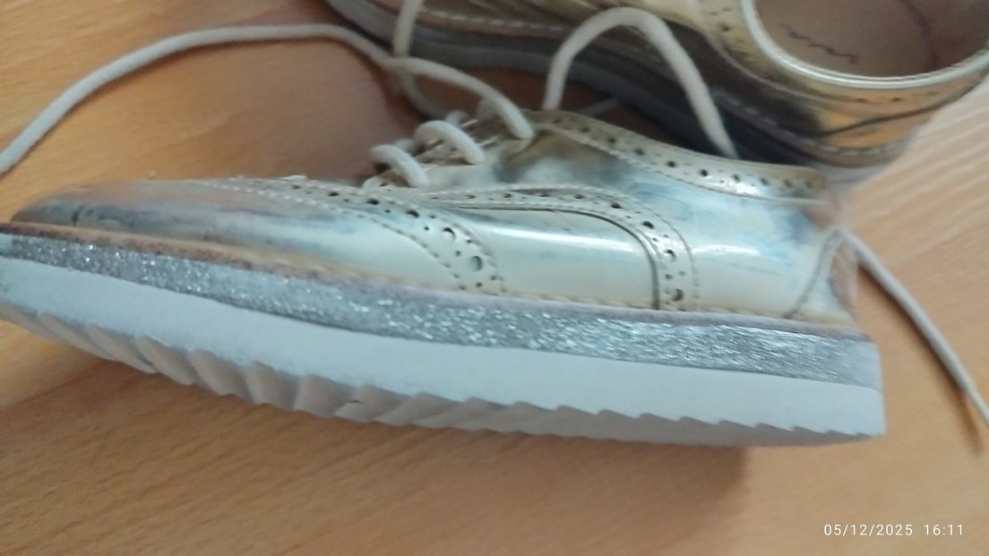 Beyaz Parlak Erkek Çocuk Özel Ayakkabı - Görsel 3