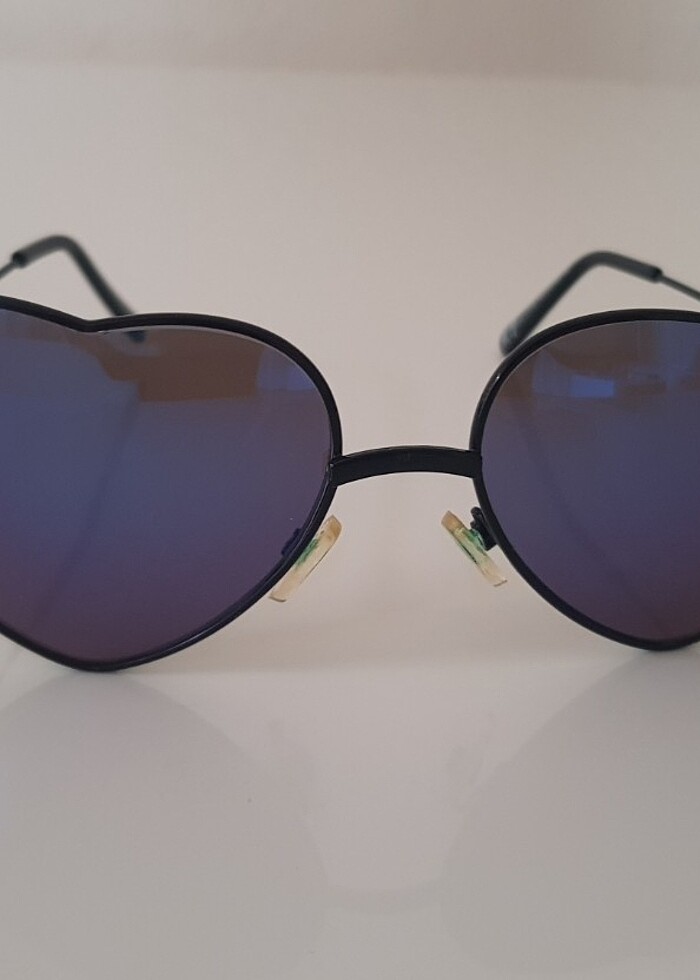 H&M mavi kalp güneş gözlüğü - Görsel 2