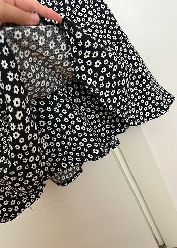 Siyah Beyaz Puanlı Fırfırlı Mini Etek - Görsel 2