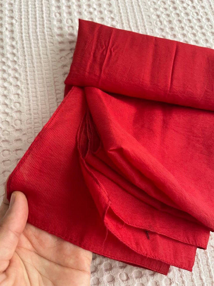 Kırmızı Kadın Saten Şal - Görsel 2