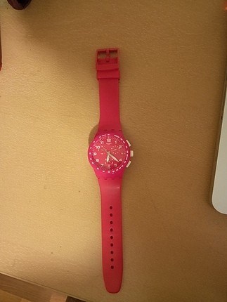 swatch kırmızı saat