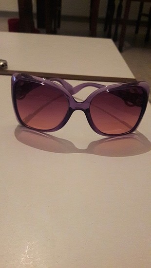 Guess marka mor güneş gözlüğü 