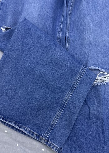 Yırtık Detaylı Mavi Salaş Kadın Jean - Görsel 3