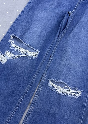 Yırtık Detaylı Mavi Salaş Kadın Jean - Görsel 2