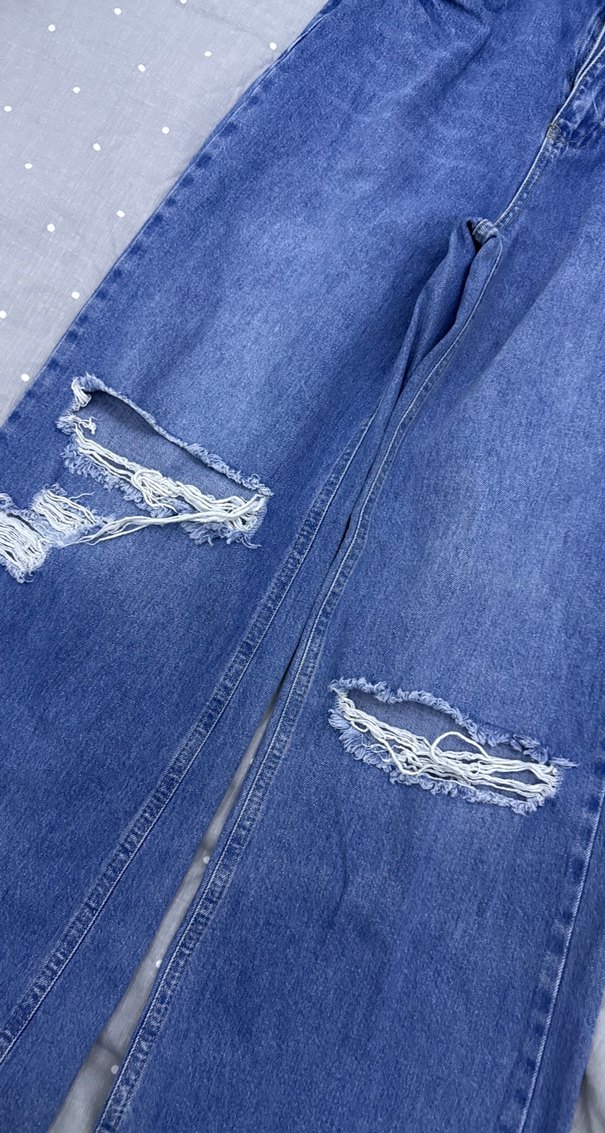 Yırtık Detaylı Mavi Salaş Kadın Jean - Görsel 2