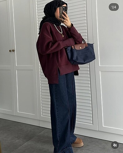 Sweatshirt