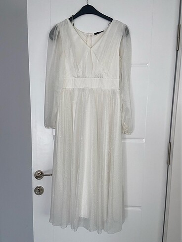 Simli beyaz nikah elbisesi