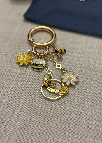 Altın Renkli charm Arı ve Papatya Anahtarlık - Görsel 2