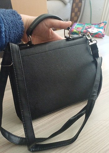 Siyah Tokalı Kadın Çanta - Görsel 3