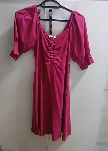 Pembe V Yaka Pilili Midi Elbise