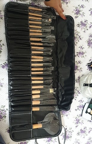 l Beden 24lü makyaj fırça seti